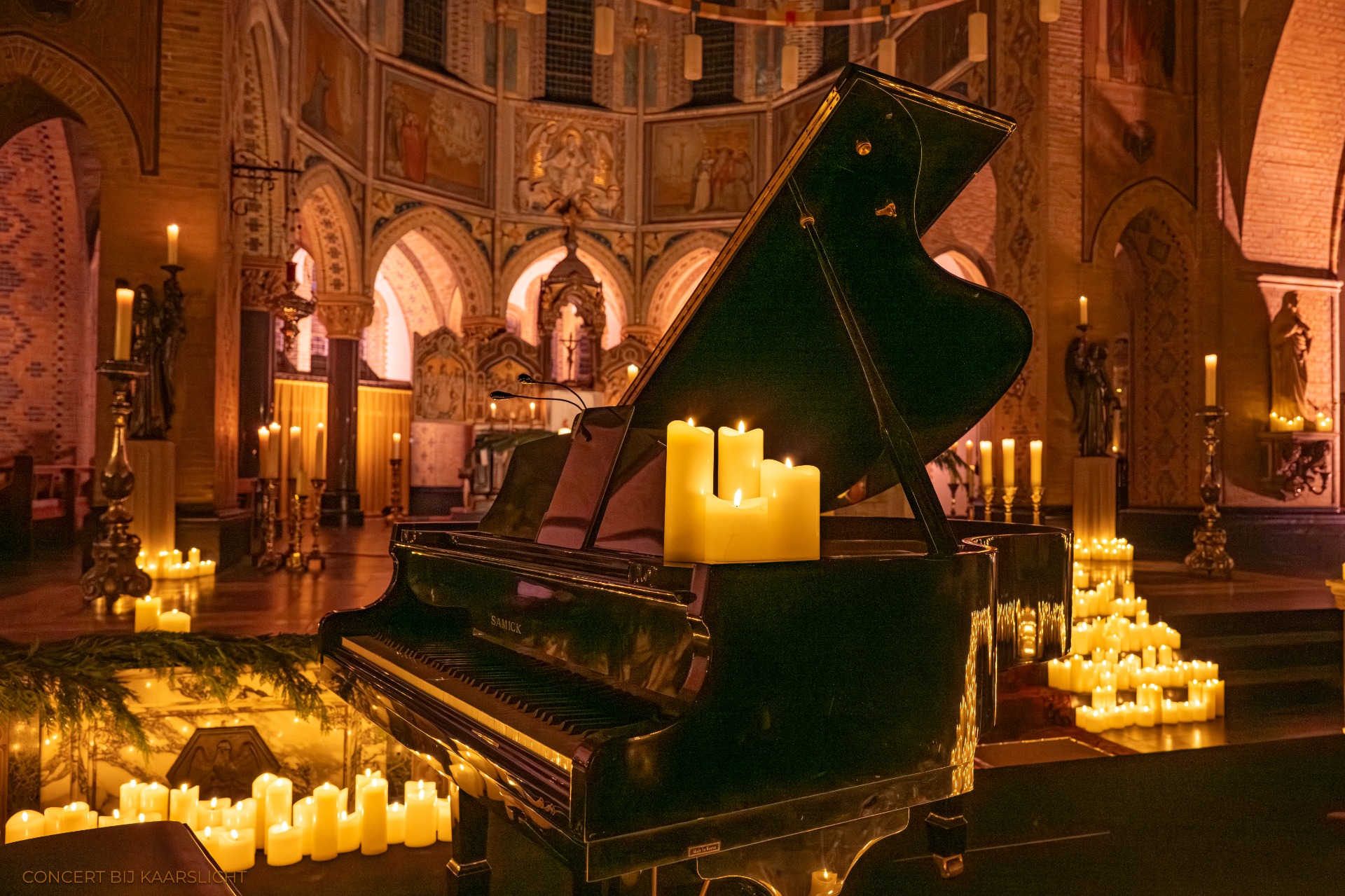 Ook de combinatie van sfeerverlichting, aangevuld met ledkaarsen geeft een prachtig aanzicht!